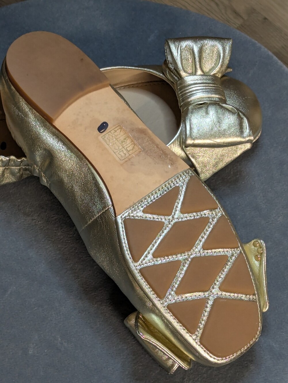 Tory Burch Gold Metallic Devine Bow Ballet Flats Size 7.5/8 - Picture 9 of 11